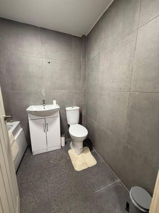 Modern 1 Bedroom - 5 Min Walk From Princess Street Eb1 Edinburgh Exterior foto